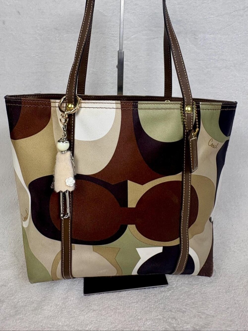 Vintage Coach Y2K Hamptons in Optic Signature Scarf Print Tote with Charm
